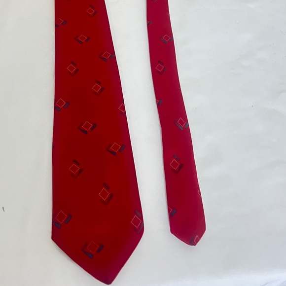 Van Hausen Classic Wide Red Silk Tie OS - Picture 11 of 12